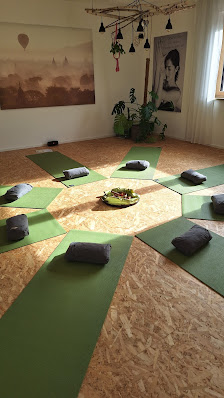 LandYoga Julia Mayer