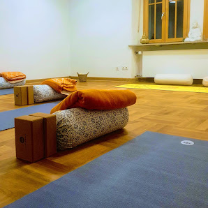 Naomi Owusu Everyday Yoga
