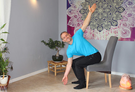 Yoga und Meditation mit dem Stuhl - Christopher Willer