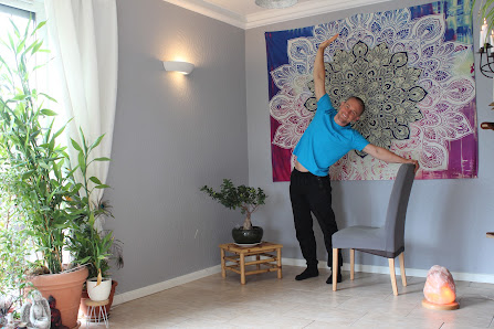Yoga und Meditation mit dem Stuhl - Christopher Willer