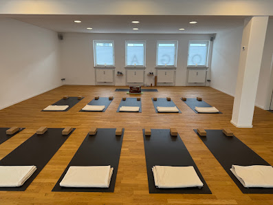 wild & free YOGA