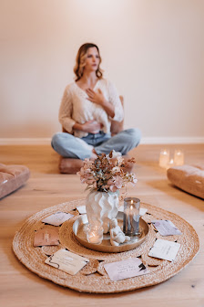 Helena Loose - Birth & Beyond | Hypnobirthing, Yoga, Rückbildung, Motherhood