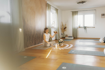Lunaris Yoga / Christina