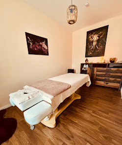 Brahman-Massagen, Yoga, Reiki