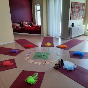 Mandy's happy Yogakids