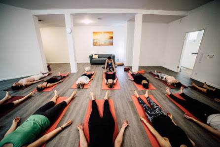 Santi Yoga & Pilates