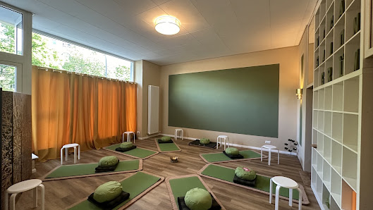 Yoga Salon Grün