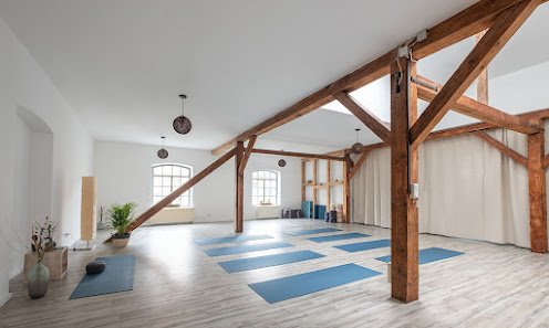 Yoga Wacker Fabrik