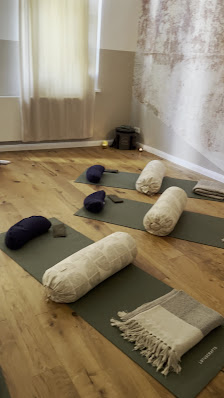 MIRAFLORES Berlin - Breathwork, Yoga, Coaching & Therapie