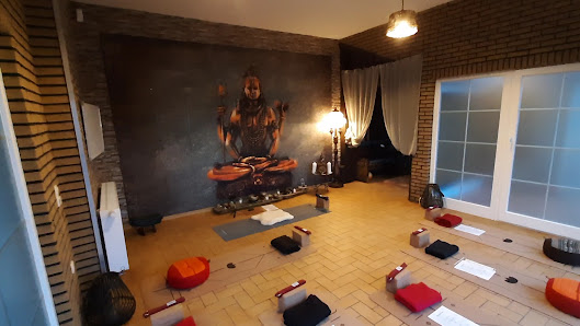 Yoga-Schule "Tat Tvam Asi"