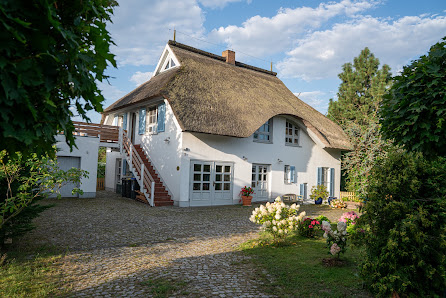 Yoga im Schilfhaus