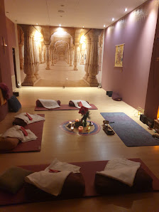 Shanti Yoga Claudia Stenzel