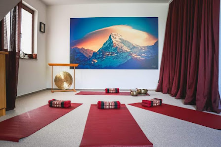 Donner Yoga
