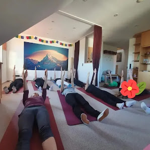 Donner Yoga