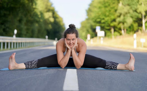 Yoga & Ayurveda (YogAyur)