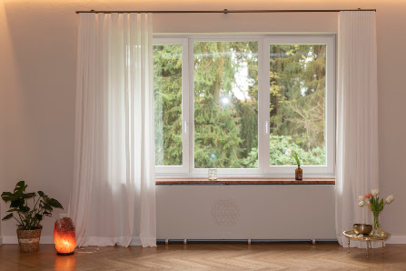Bunte Vögel Yoga