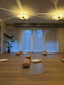 FLOWers - Yoga & Workshops