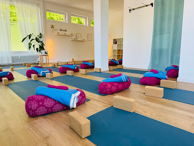 atha yoga studio - YOGA MIT LIA