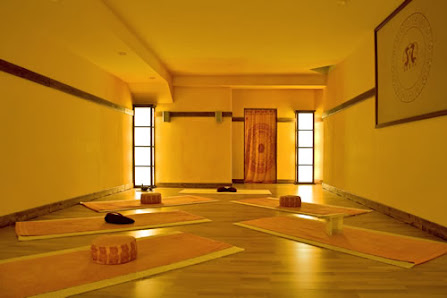 Yoga + Shiatsu Studio Samadhi