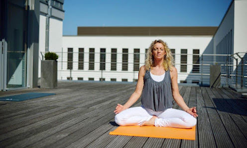 Body Spirit Yoga und Theta Healing - Bettina Schneider