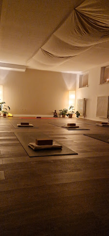 Yoga_by_Isa