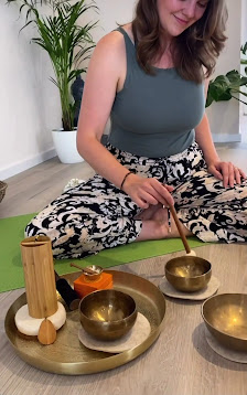 Sonne und Mond Yoga