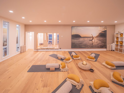 Yoga + Fitness FABRIK