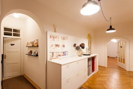 Yogazentrum Schwabing: Hatha-Yoga in der Tradition nach B.K.S. Iyengar