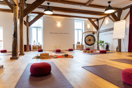 Yoga Schule Miriam Lütjen