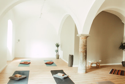 TARU YOGA