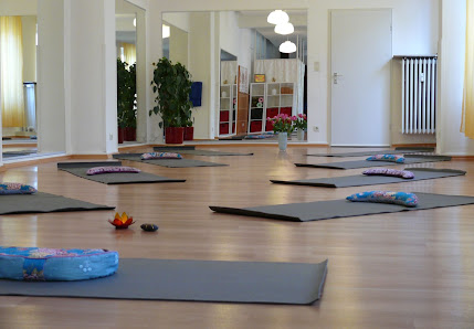 Yoga Pur Troisdorf von Mandy Nelles
