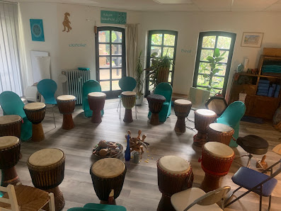 Studio Miriya - Vinyasa Yoga, Ausbildungen, Coaching, Handpan & Klang, Massage, Schamanismus, Trommeln, Muttertrommel