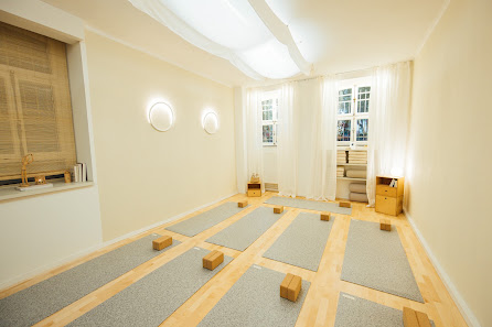Lumi Studio Köln · Yoga · Ayurveda Massage ·