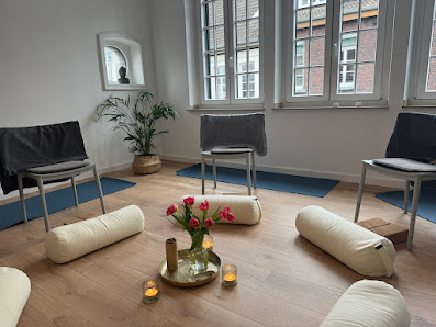 Nina Bartholmes - Coaching I Yoga I Mental Health