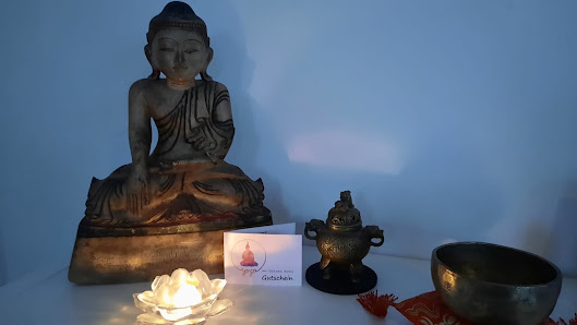 Yoga im kleinen Kreis - Yogastudio Erftstadt - Anni Johnen