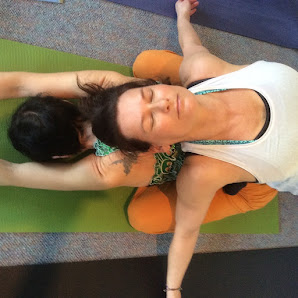 Yoga Taube