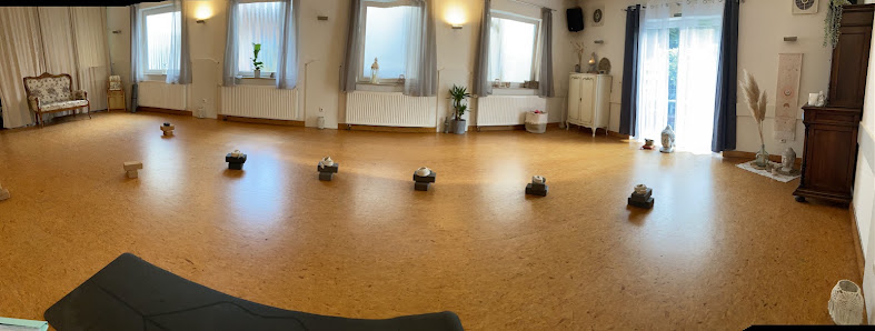 Yoga im Hof