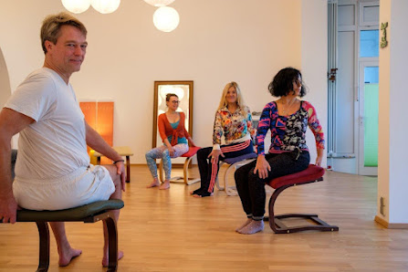 Yoga Bad Honnef Gero Gericke im Studio Schatzinsel